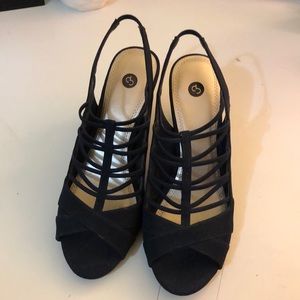 Dress Barn Navy Heels!